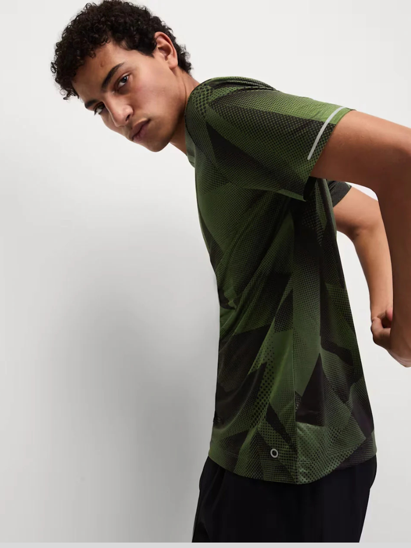 Abstract Motion Performance Shirt (Black&Olive)